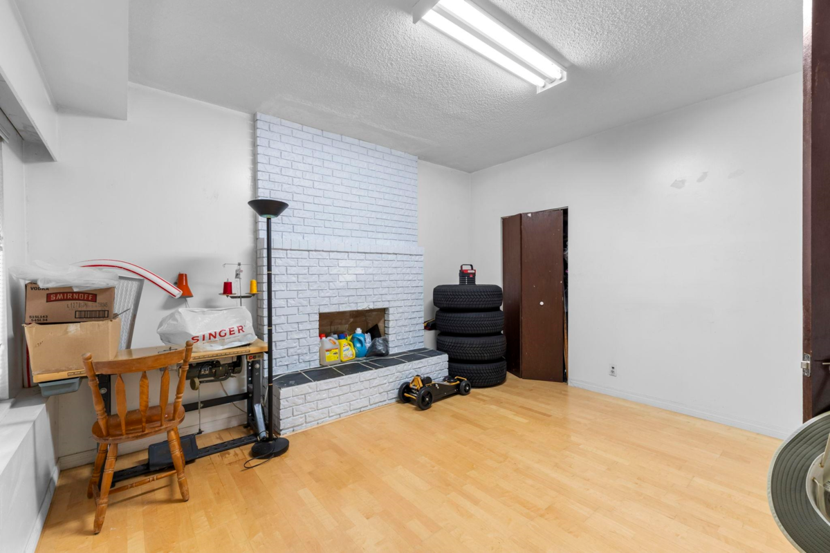 Front Yard Photo of 3361 William Street, Vancouver, BC