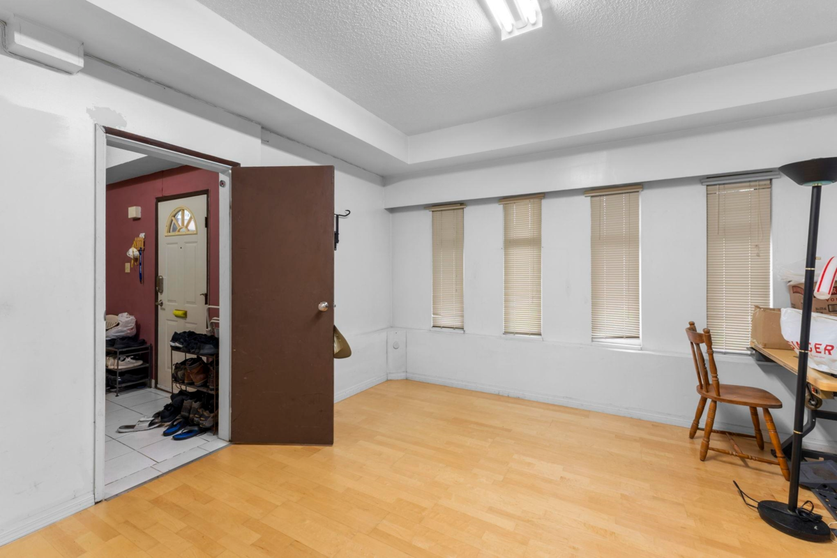 Garden / Landscaping Photo of 3361 William Street, Vancouver, BC