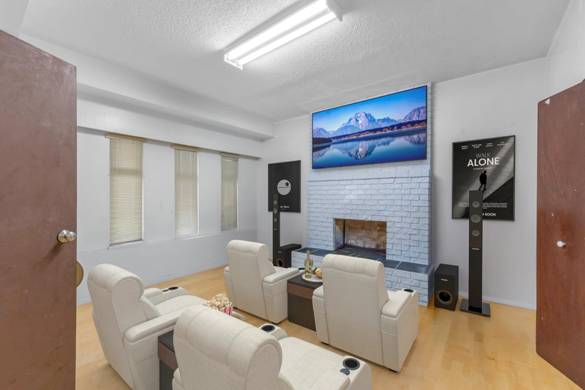 Outdoor Deck Photo of 3361 William Street, Vancouver, BC