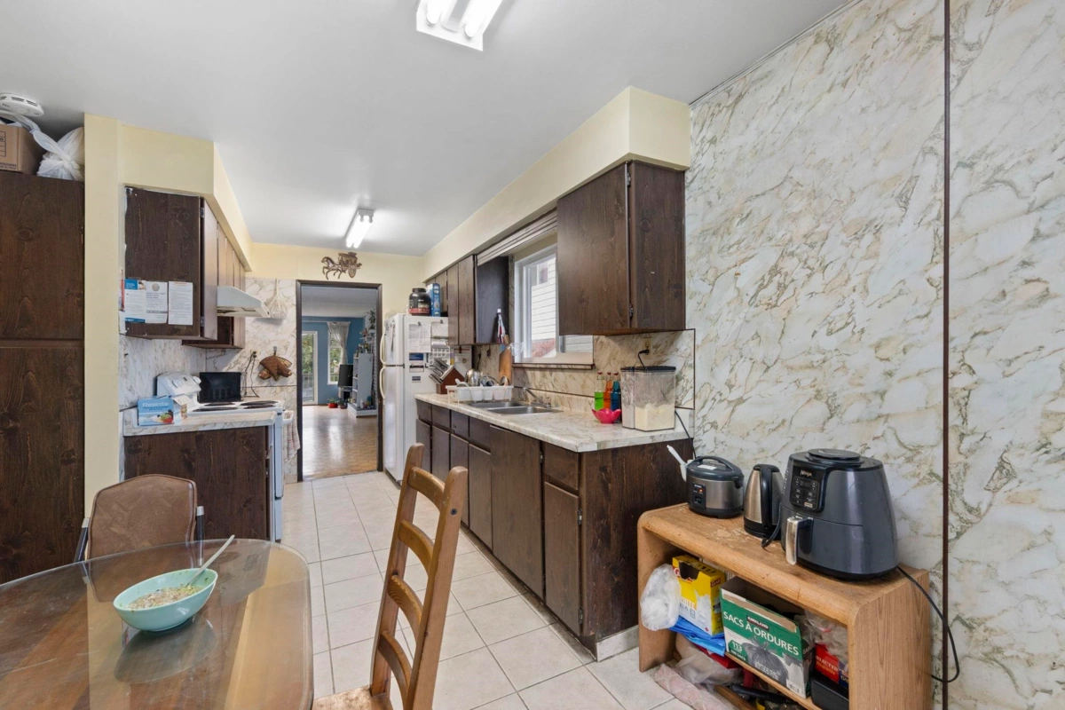 Primary Bathroom Photo of 3361 William Street, Vancouver, BC