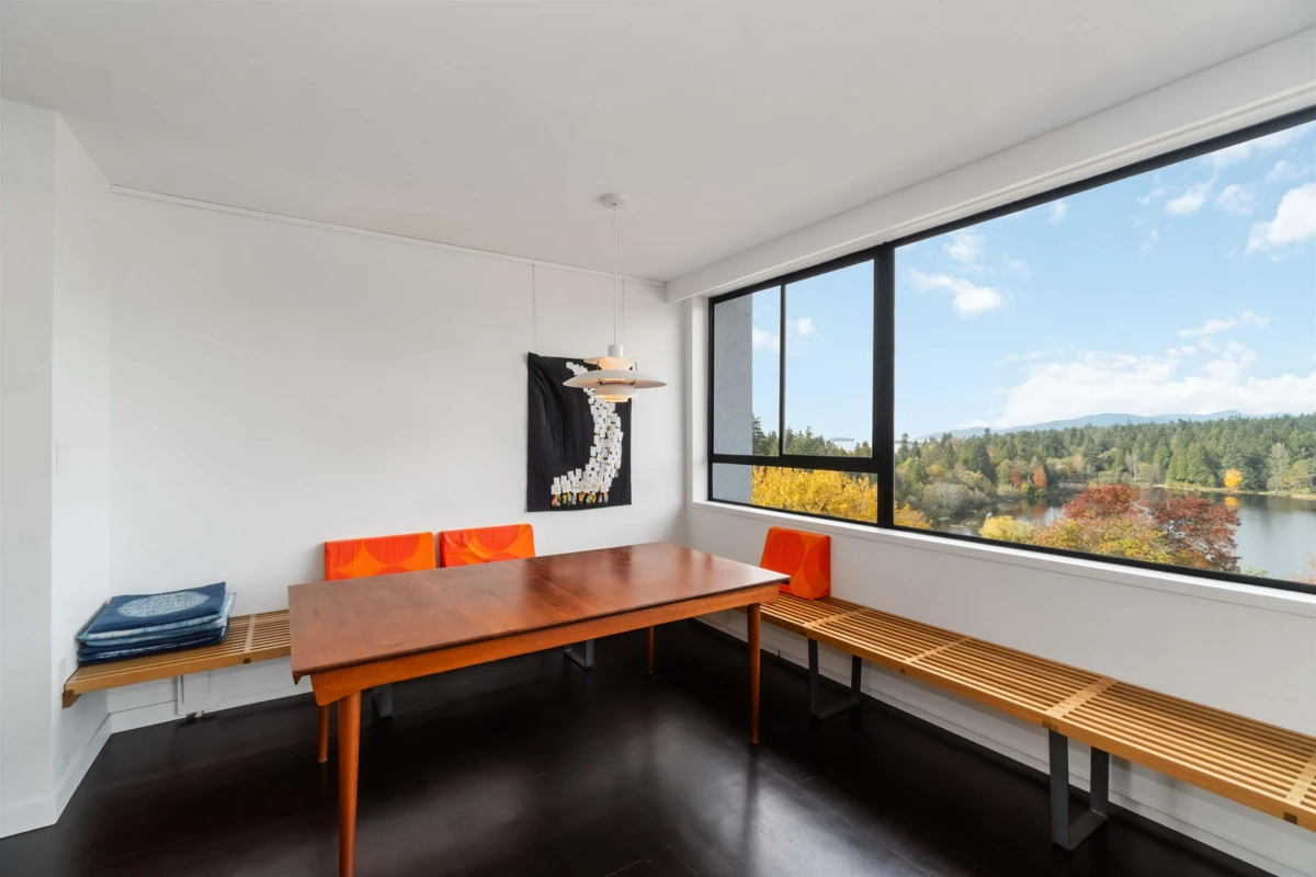 Family Room Photo of 901 710 Chilco Street, Vancouver, BC