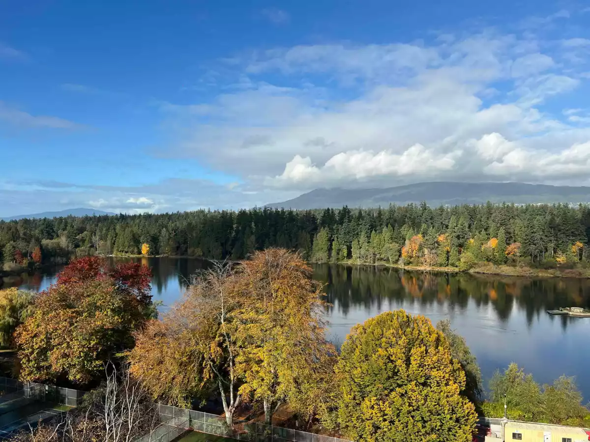 Hot Tub / Spa Photo of 901 710 Chilco Street, Vancouver, BC