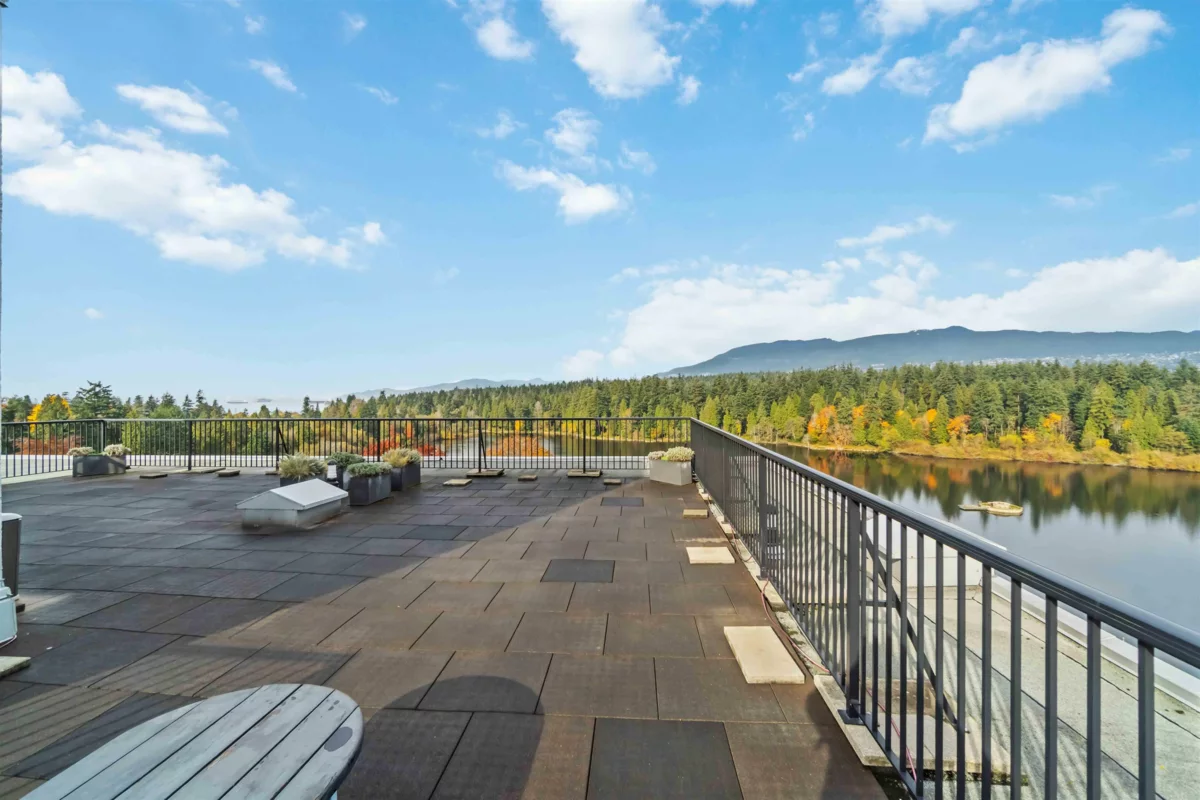 Neighborhood Park Photo Near 901 710 Chilco Street, Vancouver, BC