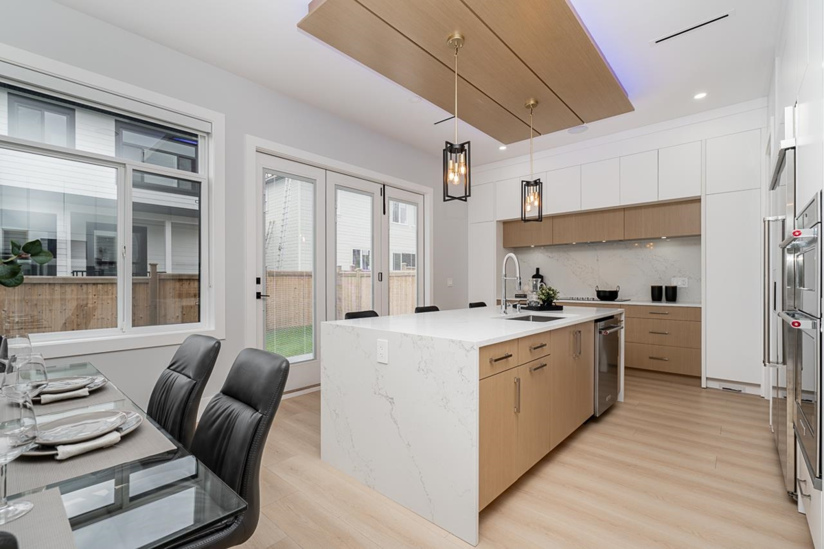 Primary Bathroom Photo of 7121 204a Street, Langley, BC