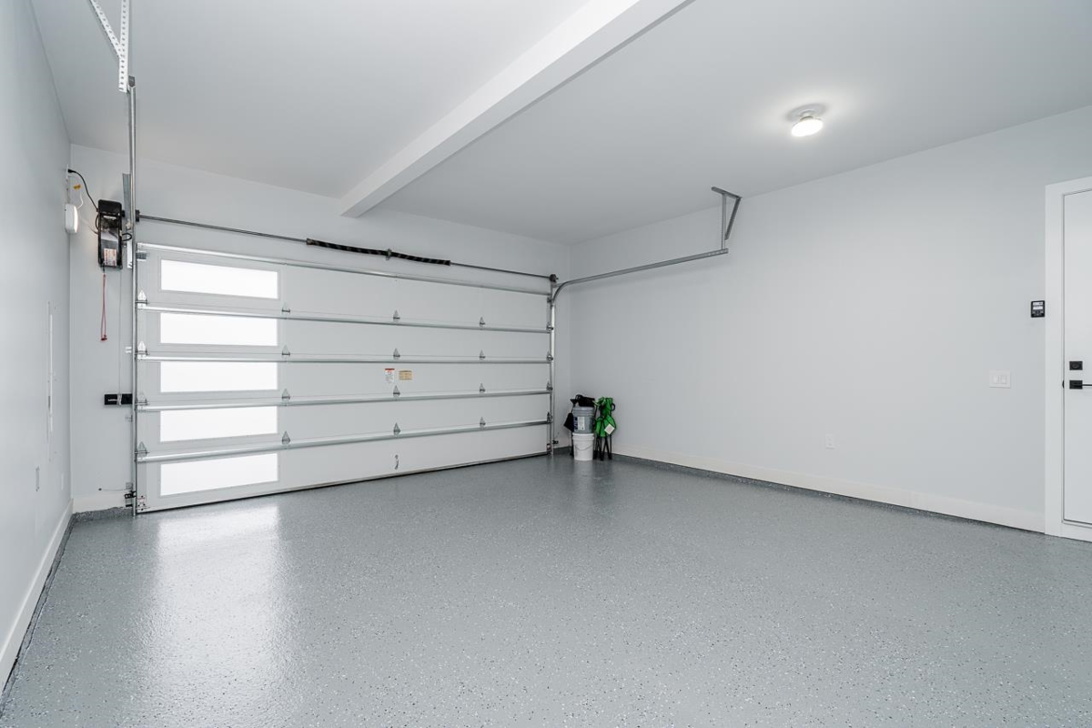 Swimming Pool Photo of 7121 204a Street, Langley, BC