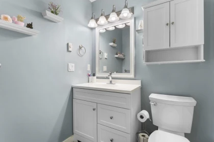 Guest Bathroom Photo of 110 46053 Chilliwack Central Road, Chilliwack, BC