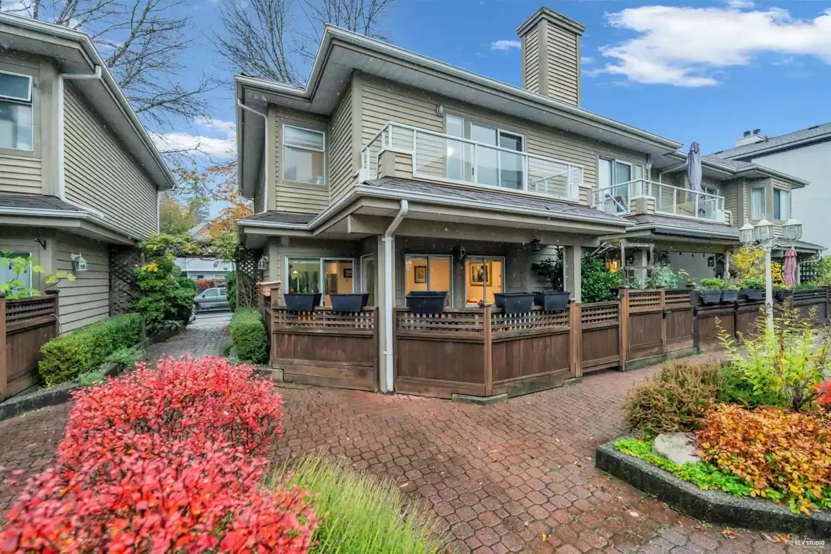 Loft / Bonus Room Photo of 8 815 Tobruck Avenue, North Vancouver, BC