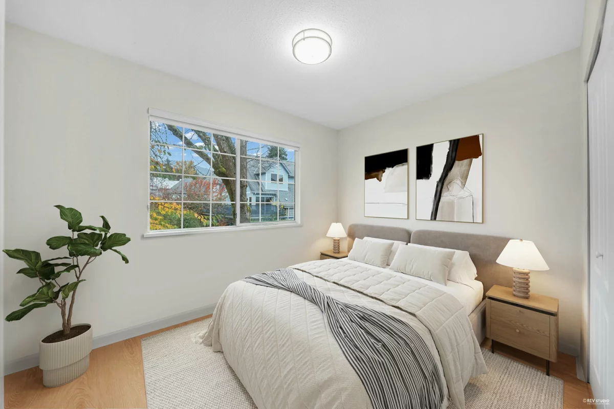 Primary Bathroom Photo of 8 815 Tobruck Avenue, North Vancouver, BC