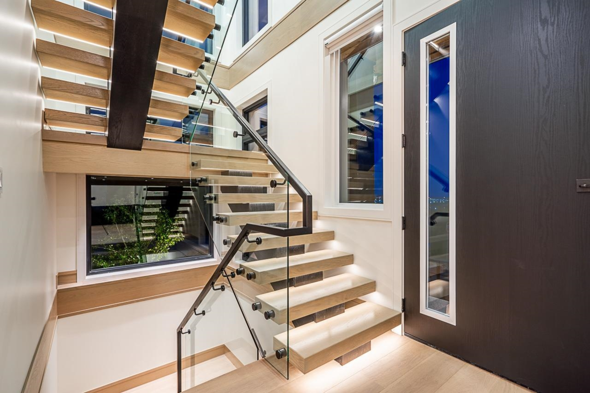 Breakfast Nook Photo of 5091 Patrick Street, Burnaby, BC