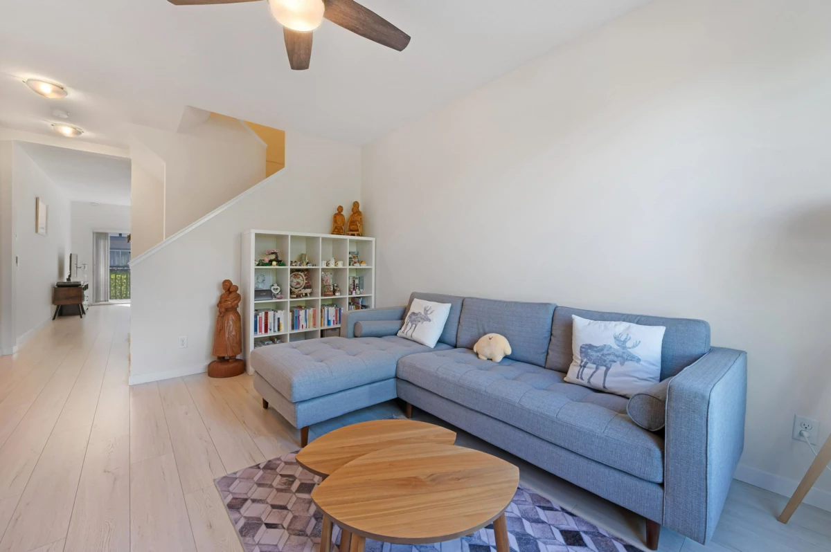 Living Room Photo of 75 9566 Tomicki Avenue, Richmond, BC