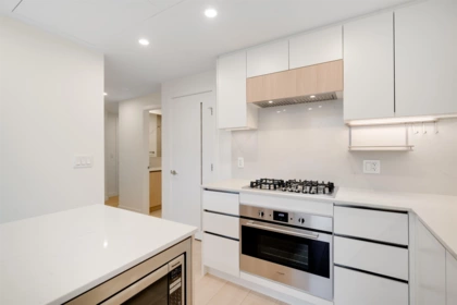 808 13573 98a Avenue, Surrey, BC