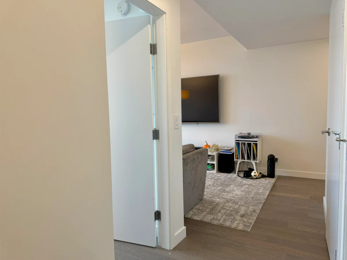 Basement Recreation Room Photo of 3605 1480 Howe Street, Vancouver, BC