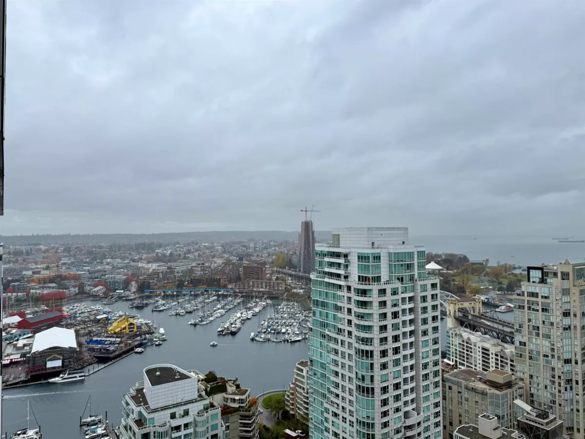 Swimming Pool Photo of 3605 1480 Howe Street, Vancouver, BC