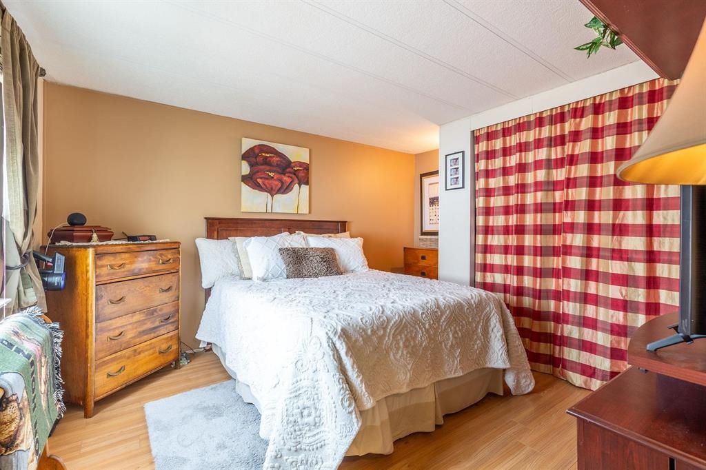 Guest Bathroom Photo of 50 8254 134 Street, Surrey, BC