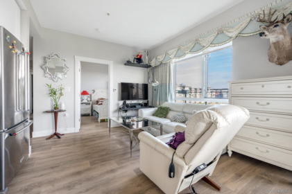 605 3588 Sawmill Crescent, Vancouver, BC, Vancouver — Apartment/Condo for sale