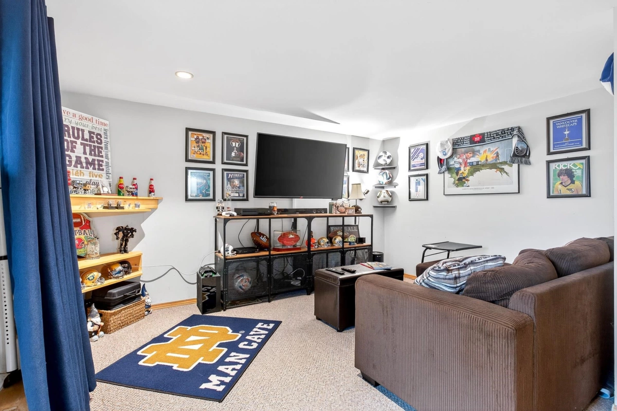 Backyard Photo of 432 Cardiff Way, Port Moody, BC