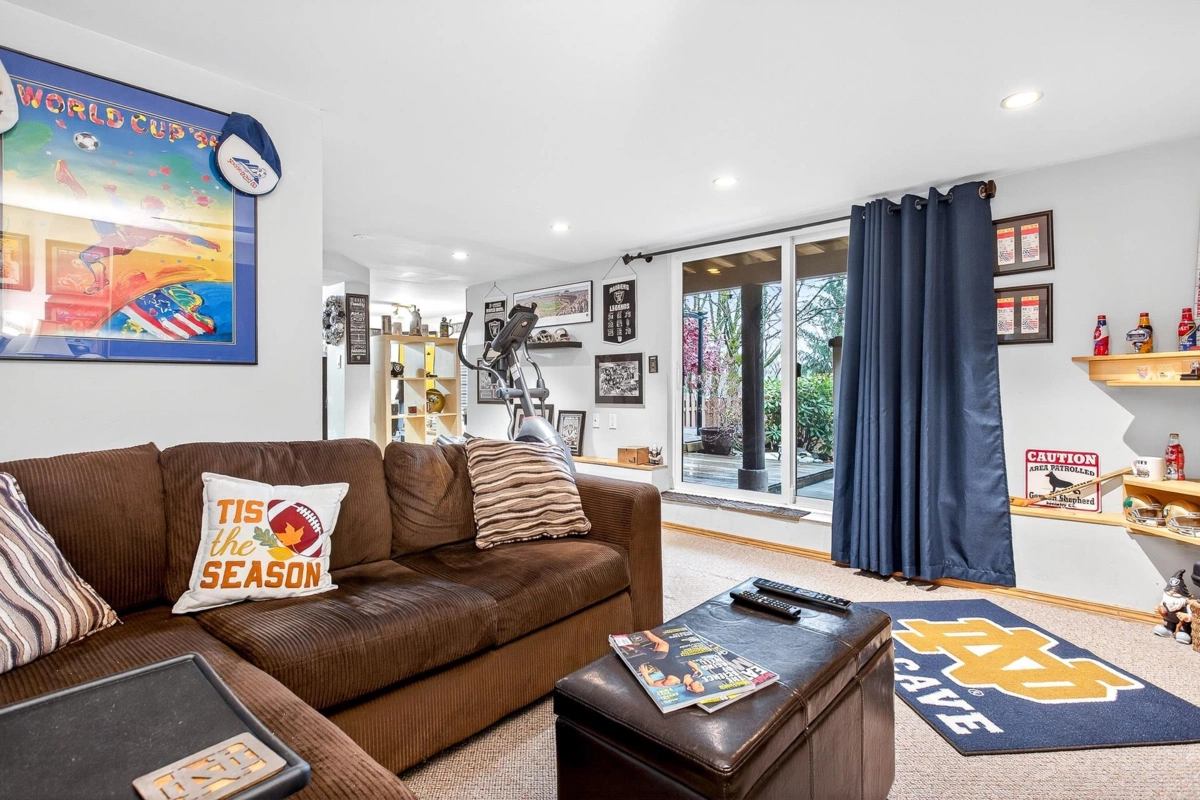 Garden / Landscaping Photo of 432 Cardiff Way, Port Moody, BC