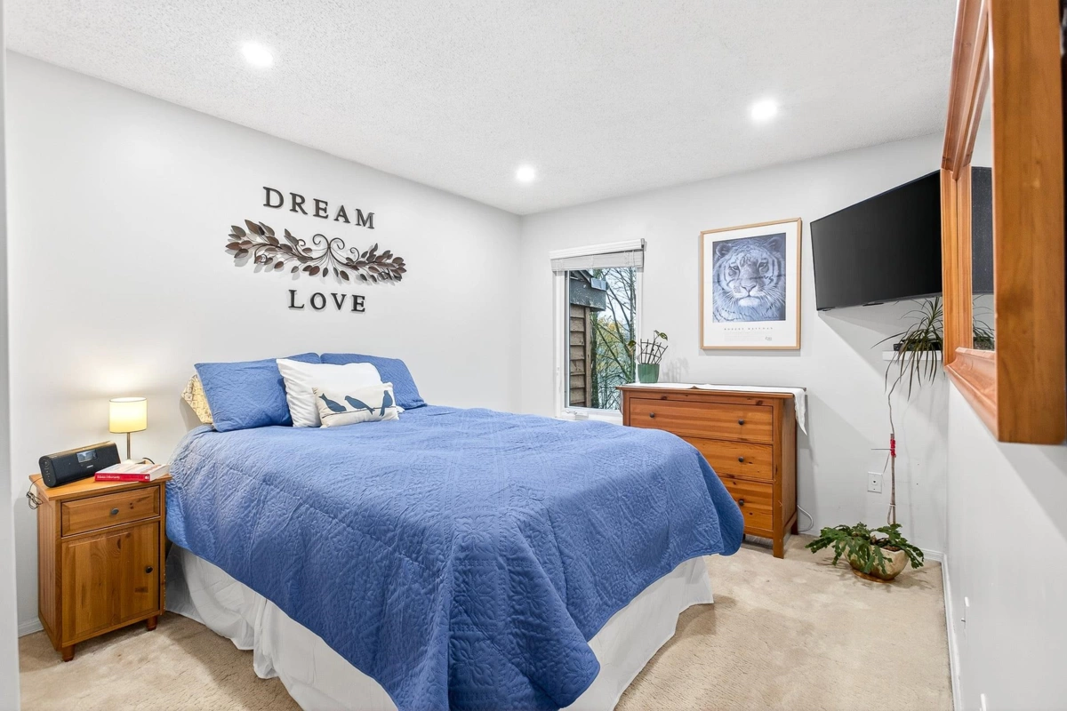 Hallway Photo of 432 Cardiff Way, Port Moody, BC