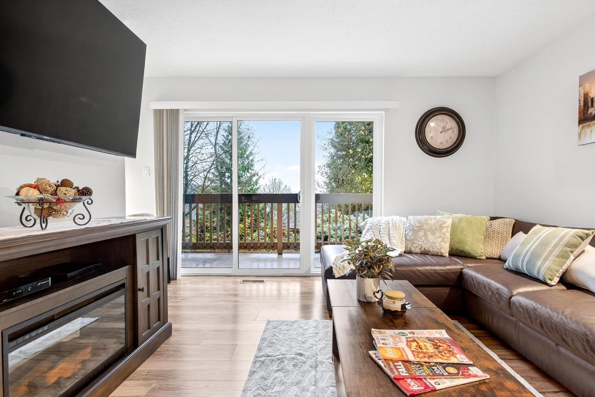 Kitchen Island Photo of 432 Cardiff Way, Port Moody, BC
