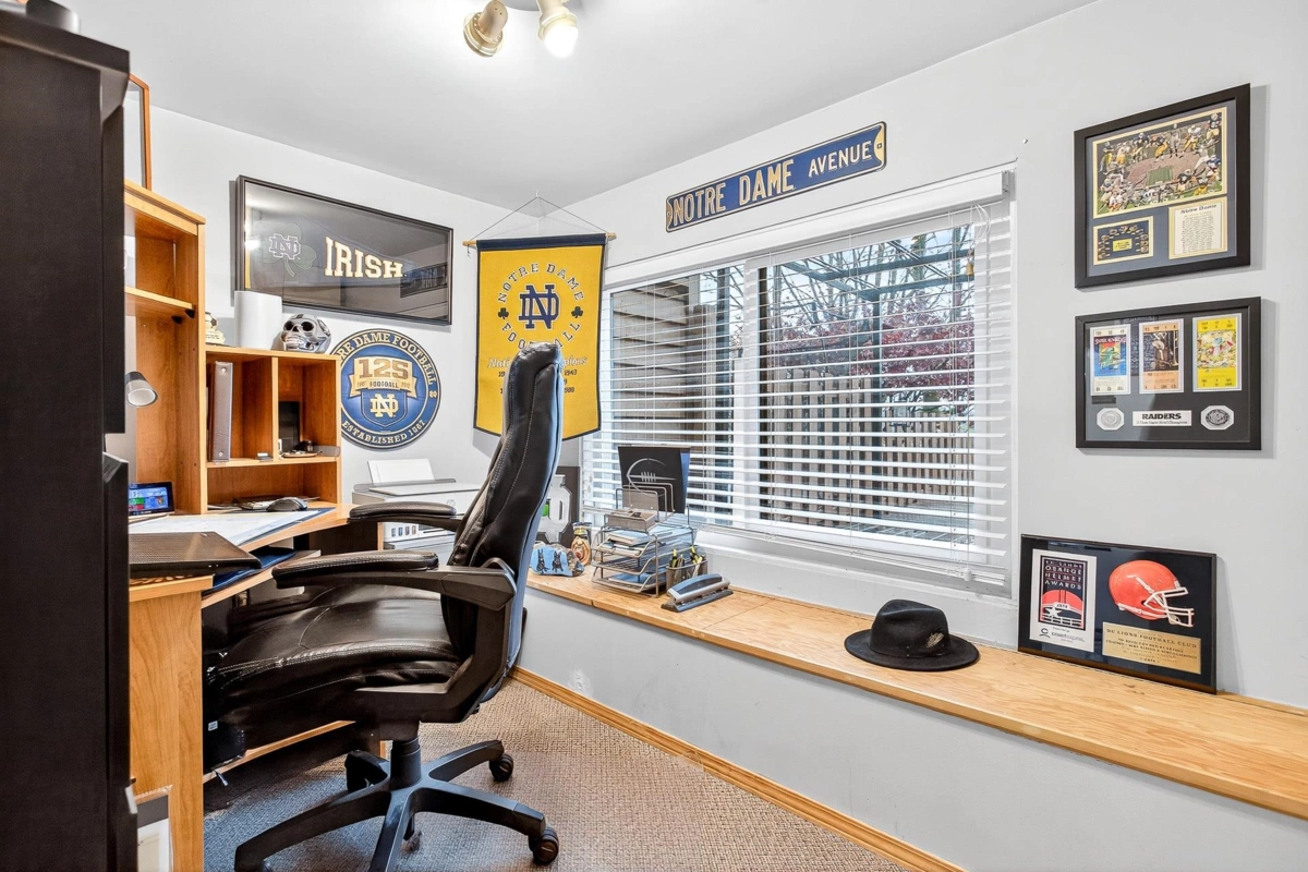 Swimming Pool Photo of 432 Cardiff Way, Port Moody, BC