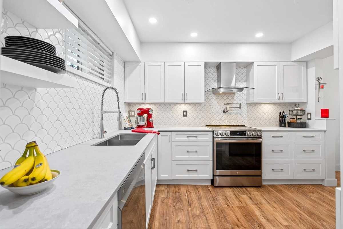 Walk-In Closet Photo of 432 Cardiff Way, Port Moody, BC