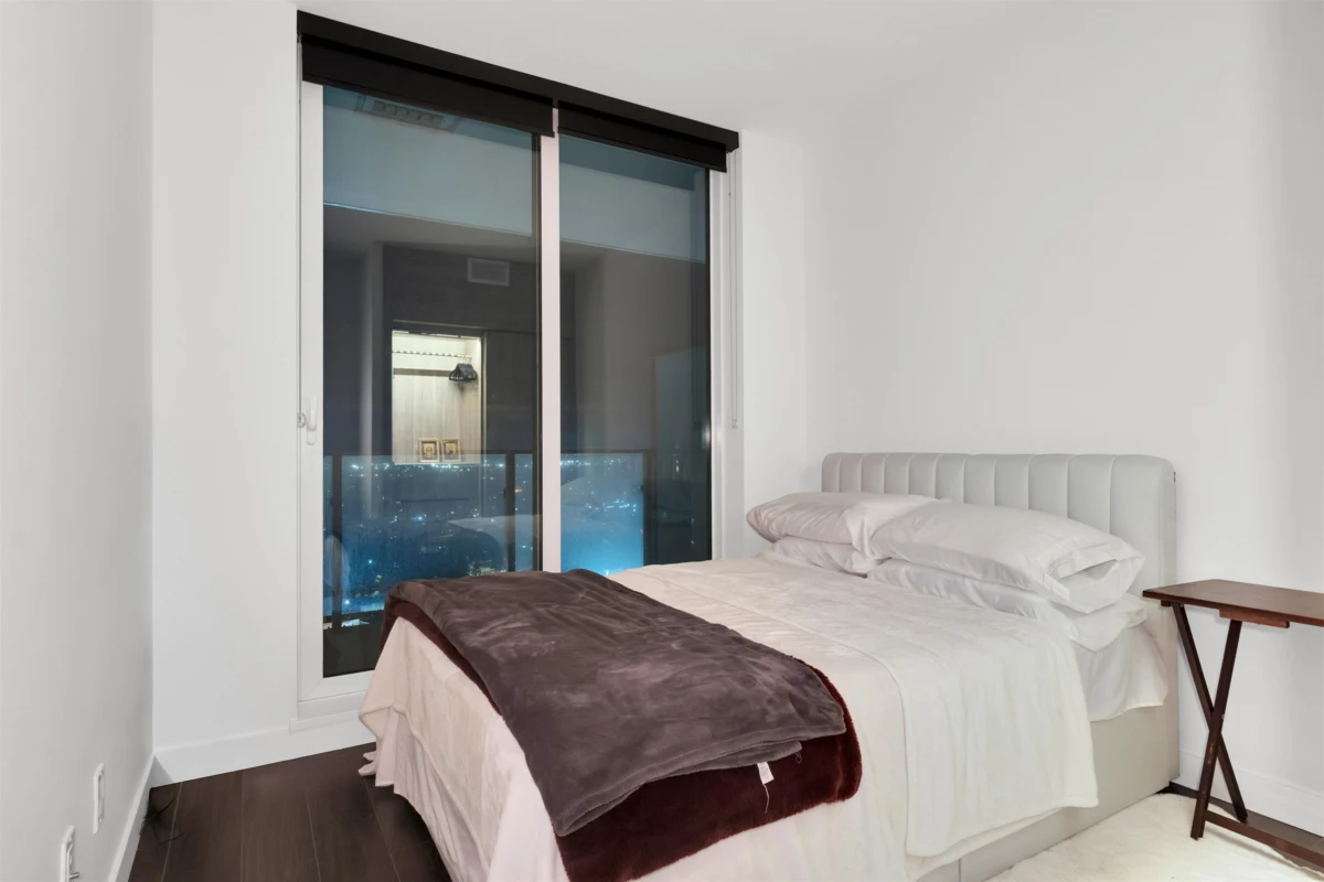 Primary Bathroom Photo of 3701 9887 Whalley Boulevard, Surrey, BC