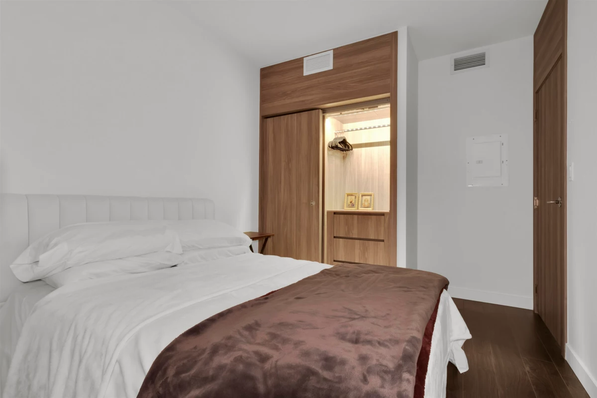 Walk-In Closet Photo of 3701 9887 Whalley Boulevard, Surrey, BC