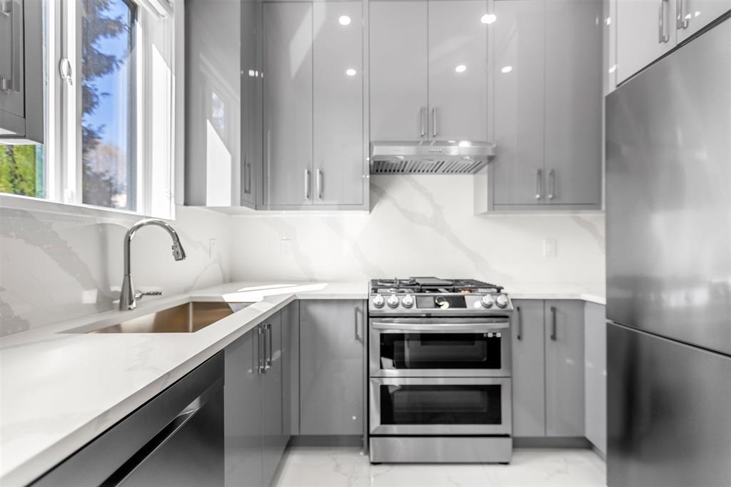 Primary Bathroom Photo of 11668 95a Avenue, Delta, BC