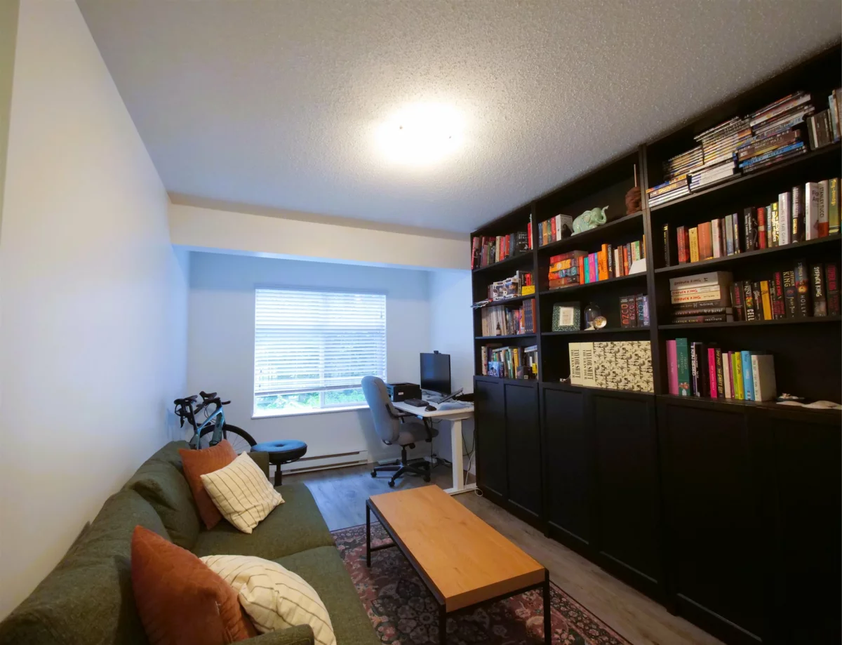 Breakfast Nook Photo of 109 2998 Silver Springs Boulevard, Coquitlam, BC