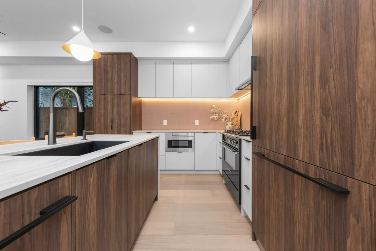 Dining Area Photo of 2 273 W 17th Avenue, Vancouver, BC