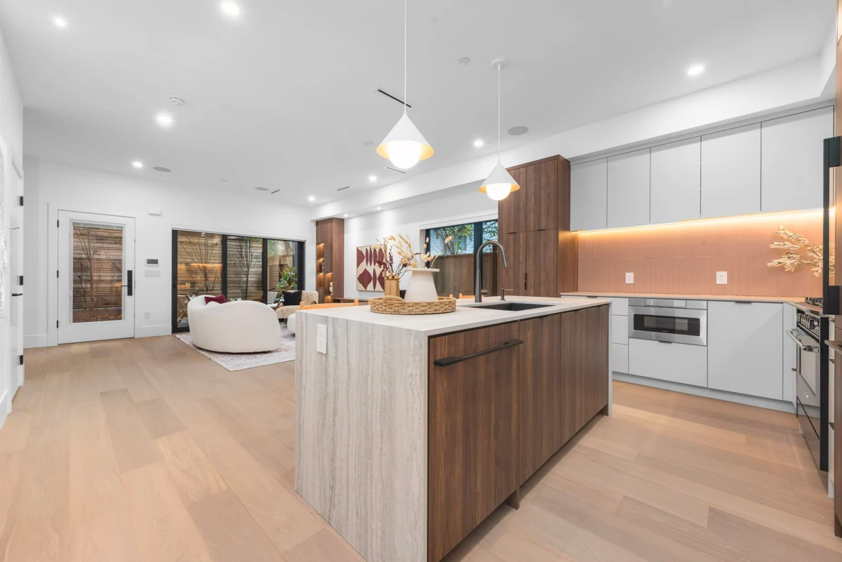 Guest Bathroom Photo of 2 273 W 17th Avenue, Vancouver, BC