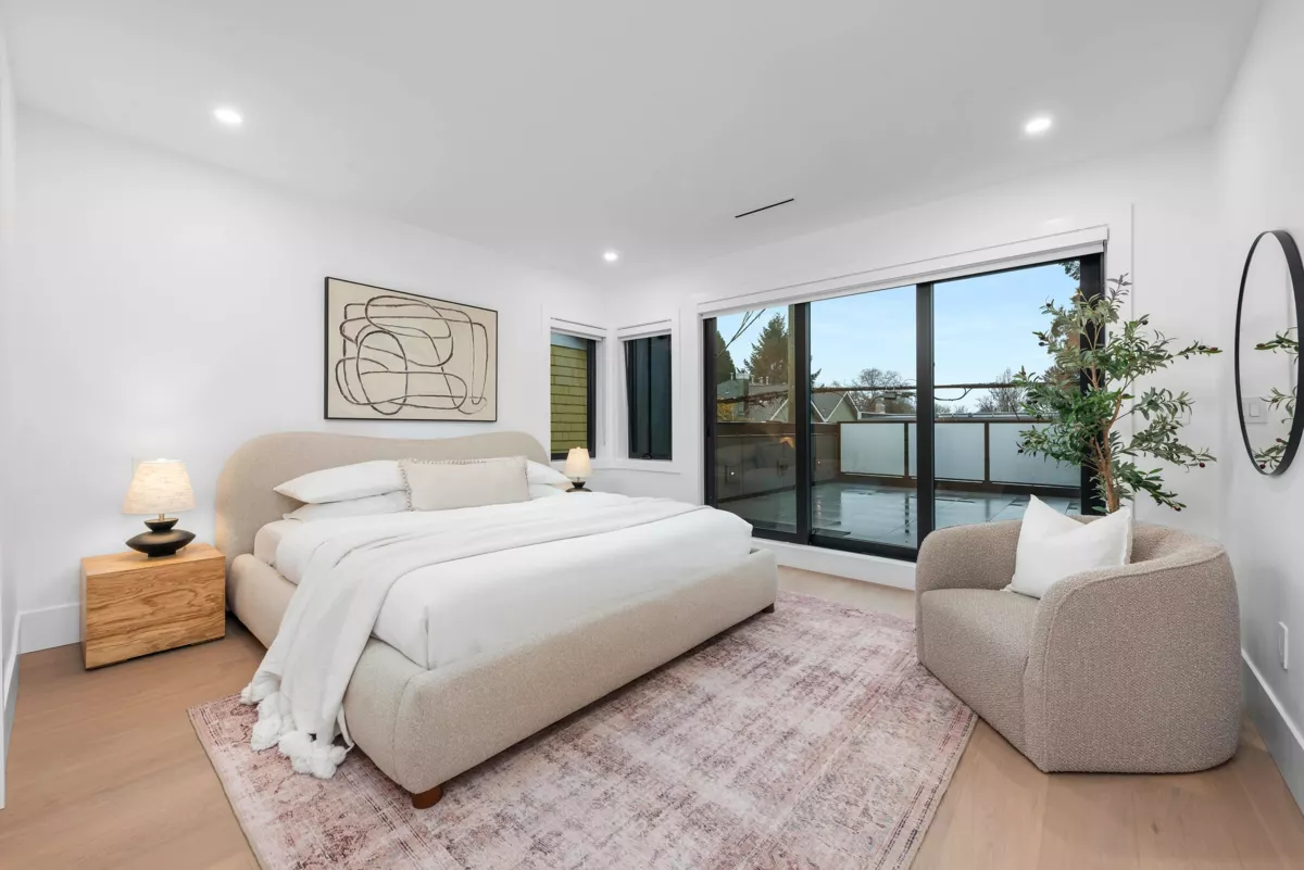Kitchen Photo of 2 273 W 17th Avenue, Vancouver, BC