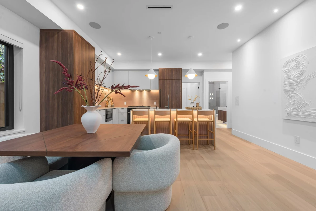 Living Room Photo of 2 273 W 17th Avenue, Vancouver, BC