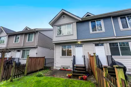 Front Yard Photo of 80 15399 Guildford Drive, Surrey, BC