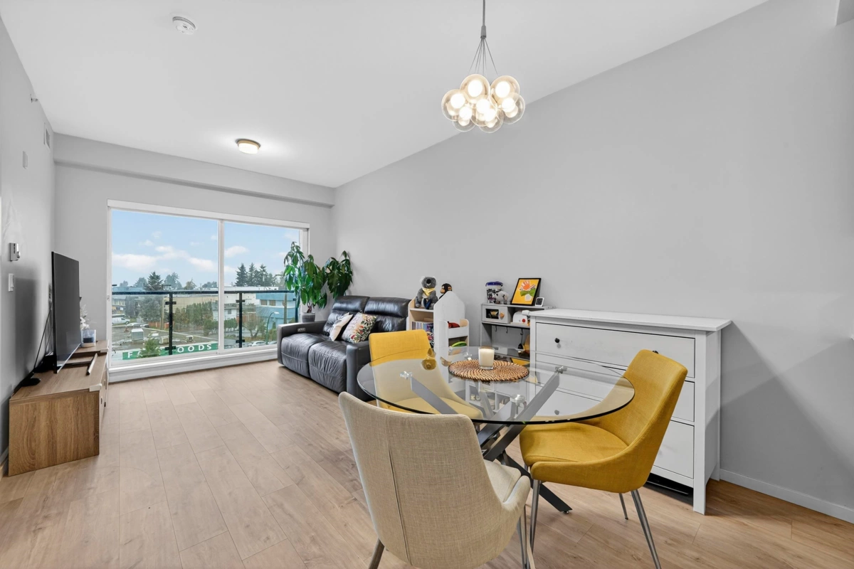 Dining Area Photo of PH6 6283 Kingsway, Burnaby, BC