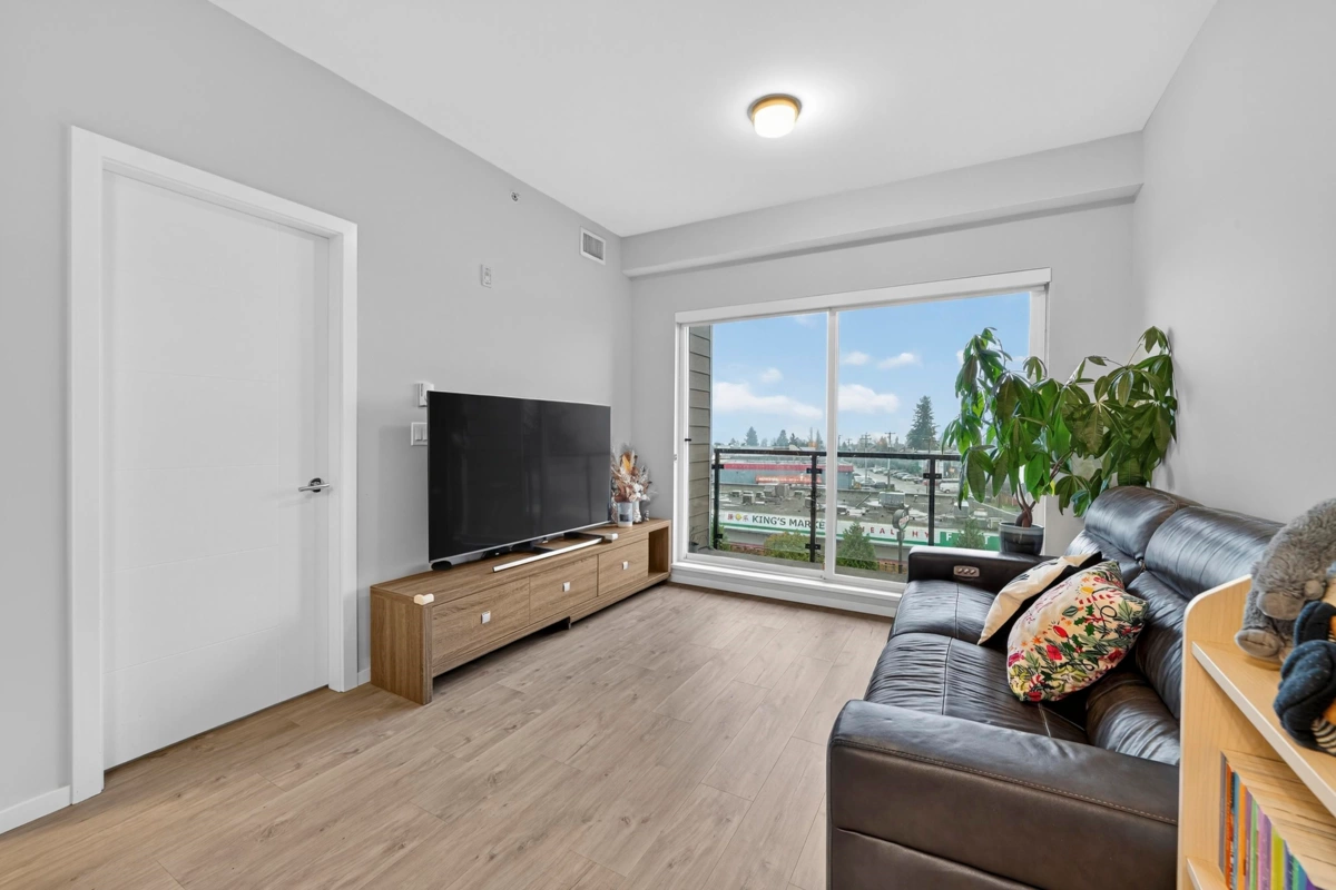 Family Room Photo of PH6 6283 Kingsway, Burnaby, BC