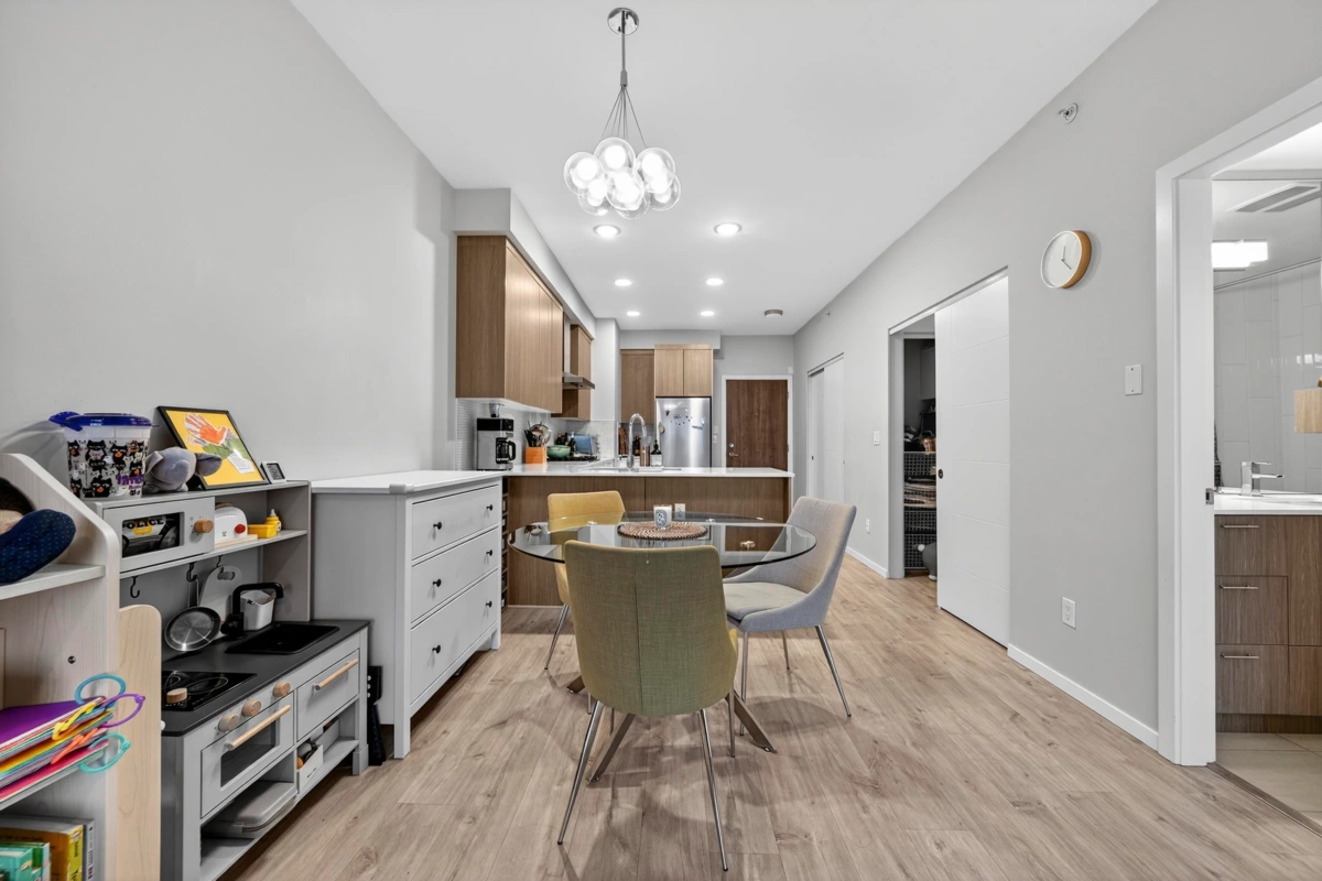 Pantry Photo of PH6 6283 Kingsway, Burnaby, BC