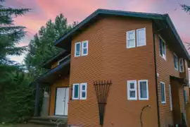 15112 96 Avenue, Surrey, BC