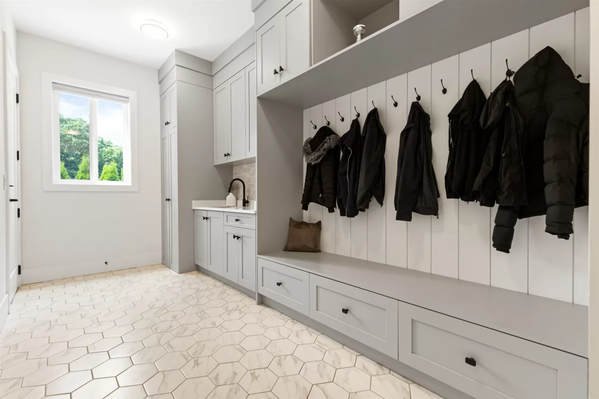 Basement Recreation Room Photo of 19851 37 Avenue, Langley, BC