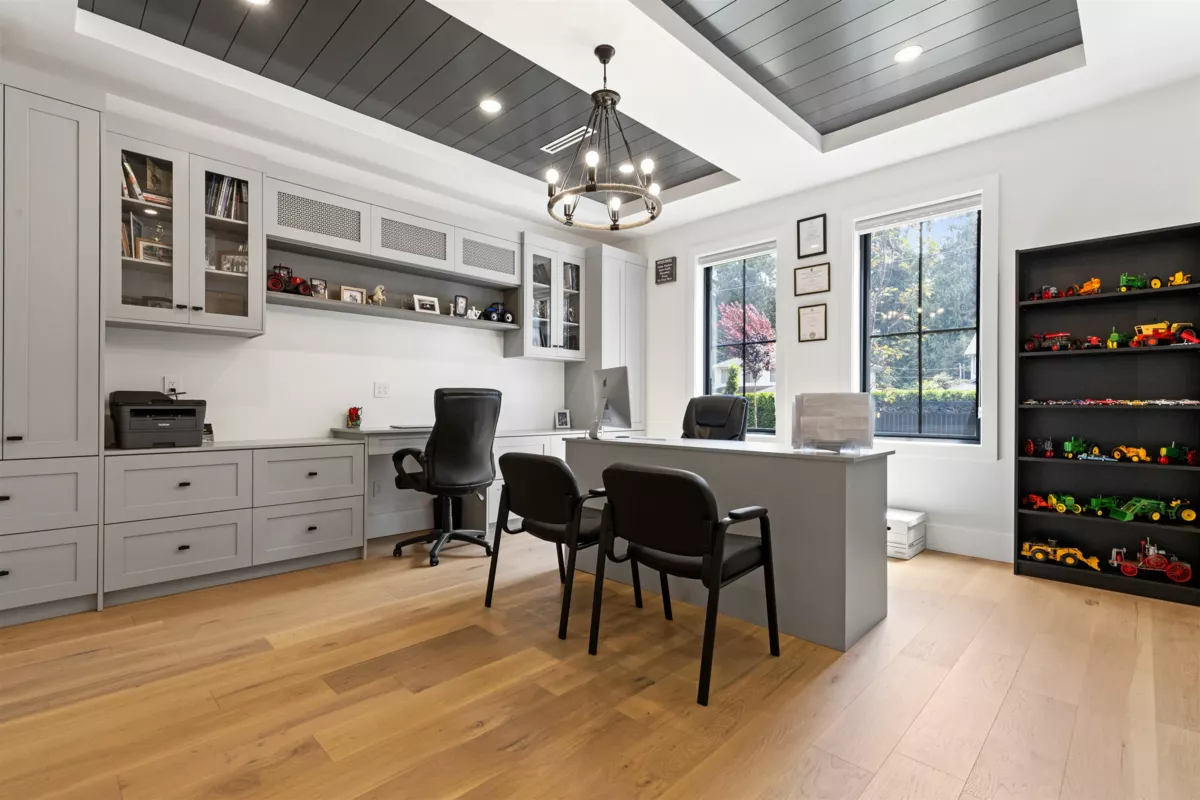 Entry Foyer Photo of 19851 37 Avenue, Langley, BC