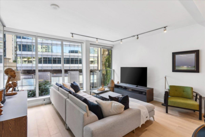 402 1477 W Pender Street, Vancouver, BC
