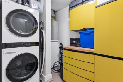 Loft / Bonus Room Photo of 402 1477 W Pender Street, Vancouver, BC