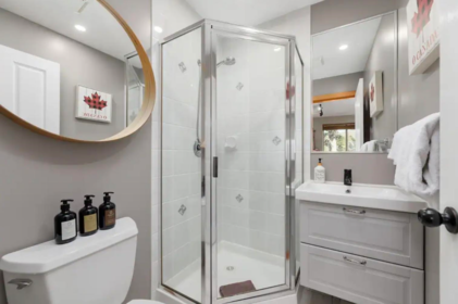 Primary Bathroom Photo of 15 4385 Northlands Boulevard, Whistler, BC