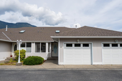 Outdoor Deck Photo of 6 659 Douglas Street, Hope, BC