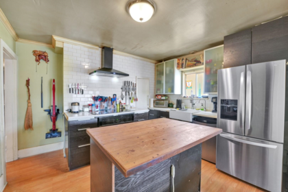 Kitchen Island Photo of 2150 Nanaimo Street, Vancouver, BC