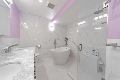 Guest Bathroom Photo of 2 8111 Francis Road, Richmond, BC