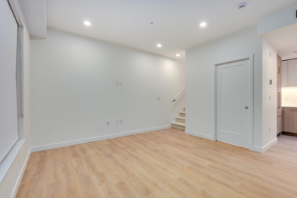 Primary Bathroom Photo of 113 390 Guilby Street, Coquitlam, BC
