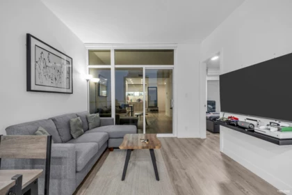2001 6511 Sussex Avenue, Burnaby, BC, Burnaby — Apartment/Condo for sale