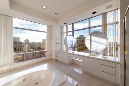 Powder Room Photo of PH1 1500 Alberni Street, Vancouver, BC