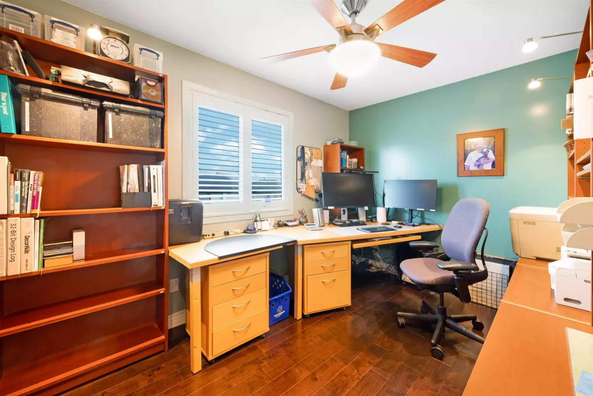 Front Yard Photo of 5742 148 Street, Surrey, BC